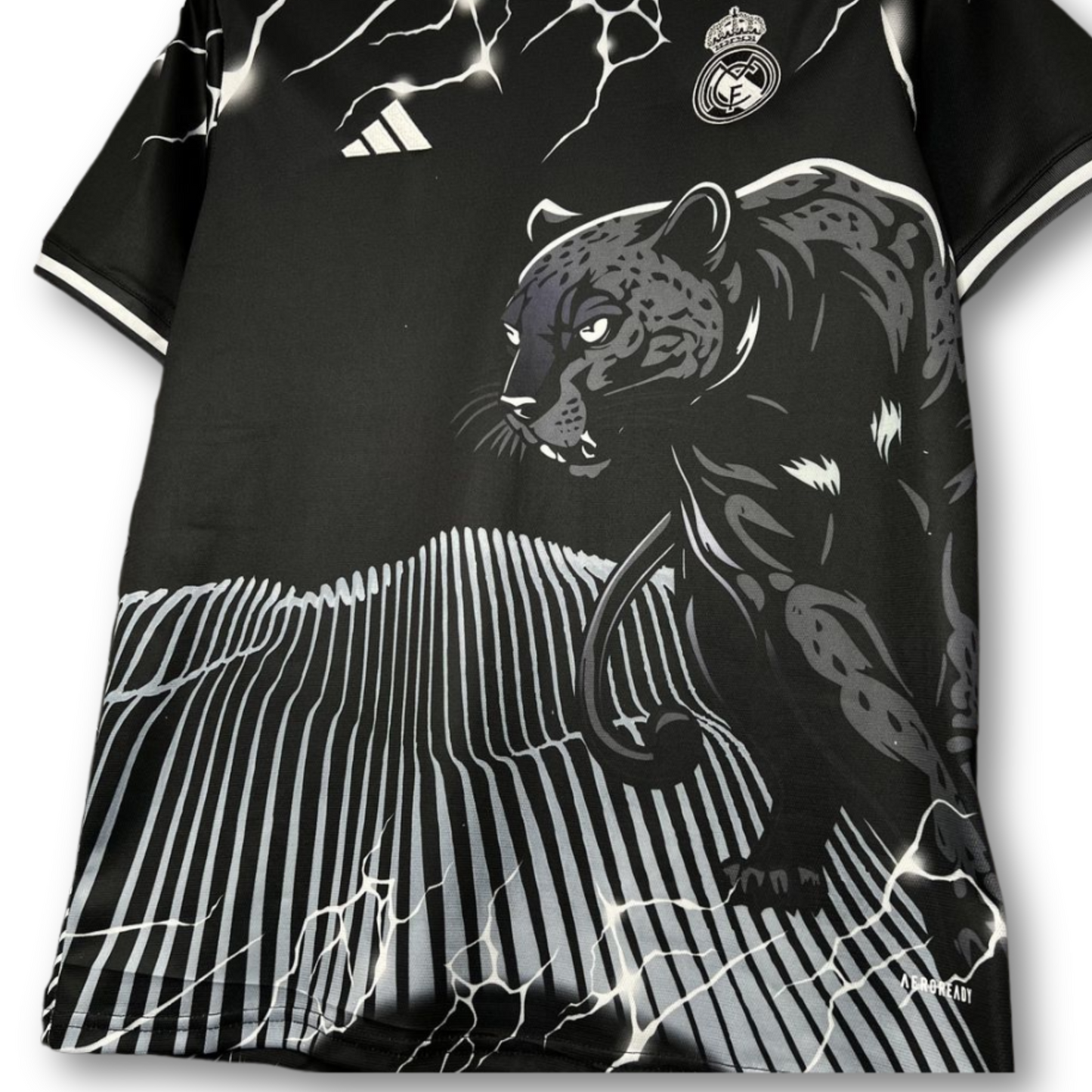 T-shirt spécial Real Madrid 2024/25