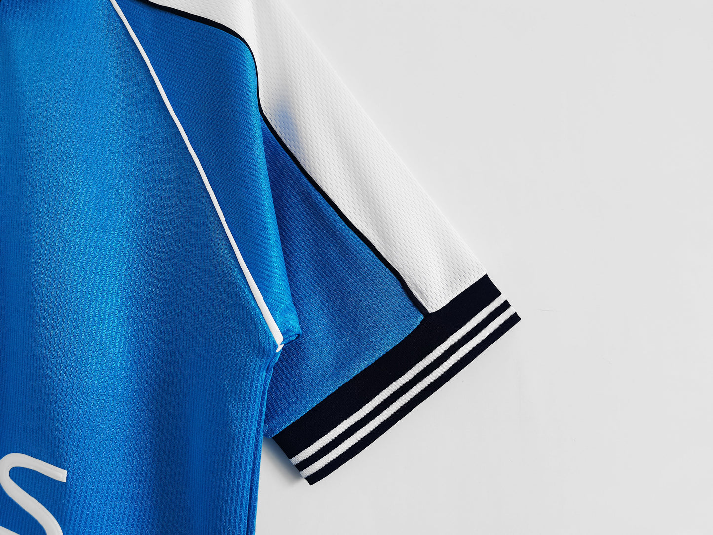 T-shirt rétro domicile Manchester City 1999/01