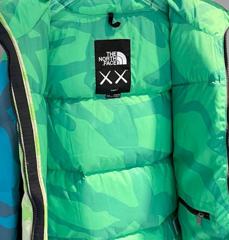 Casaco The North Face X KAWS Retro 1996 Nuptse