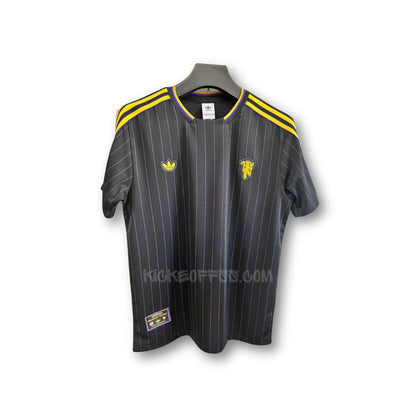 Retro Manchester United x Adidas Originals T-Shirt