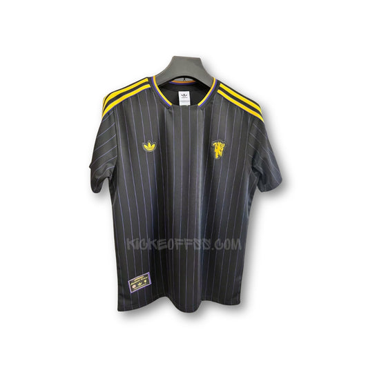 Retro Manchester United x Adidas Originals T-Shirt